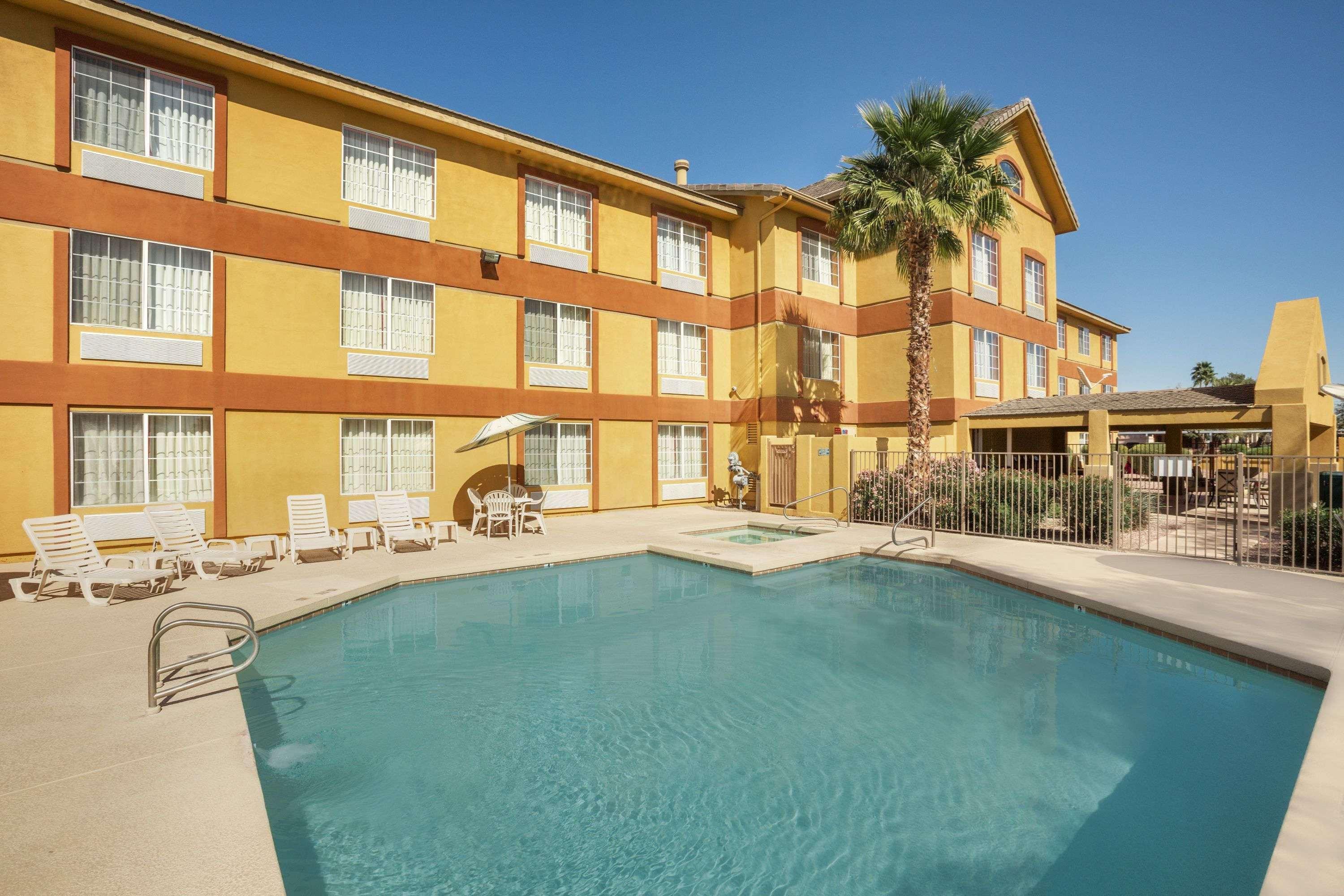 Garner Hotel By Ihg Phoenix - Surprise Eksteriør bilde